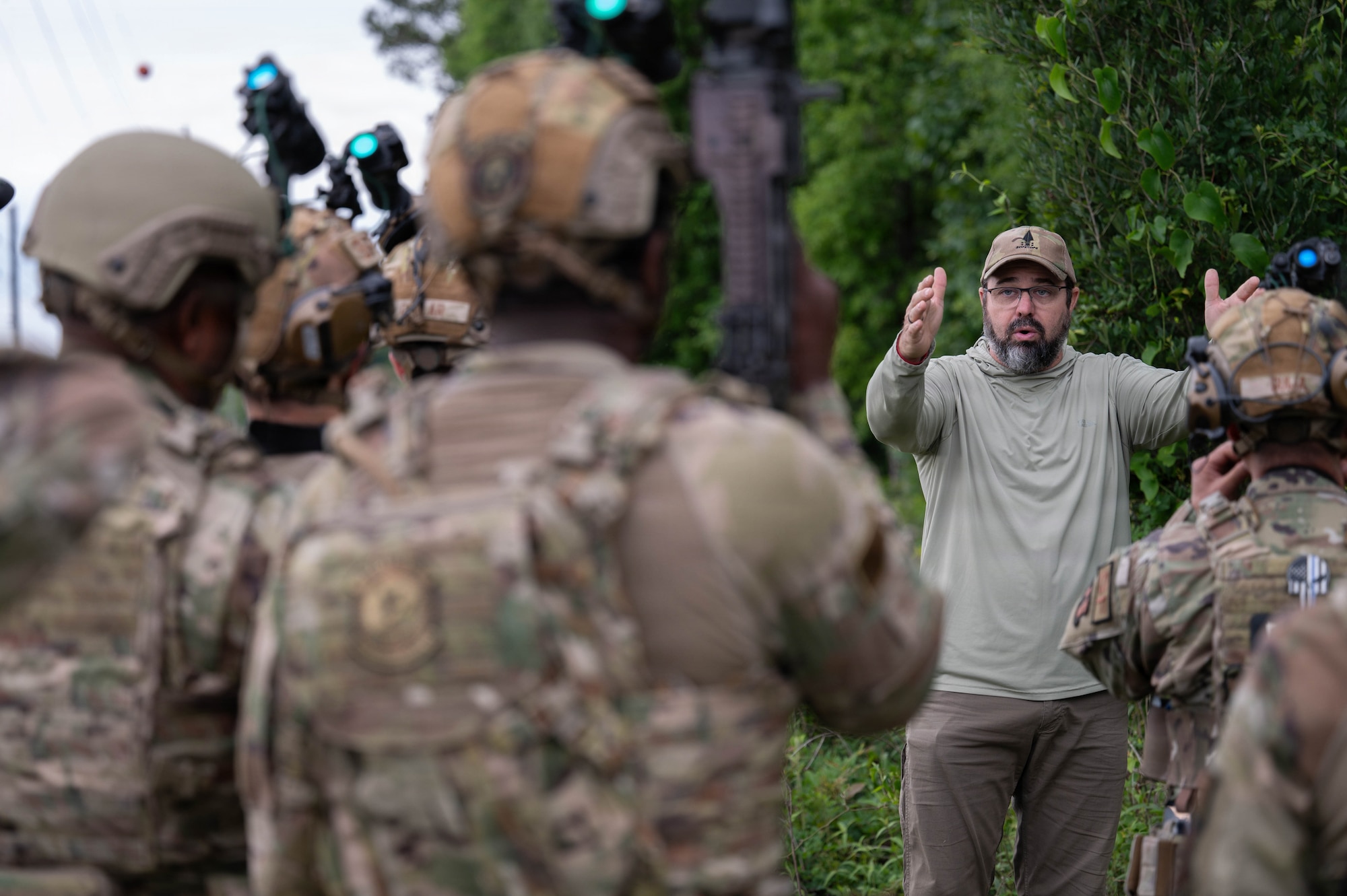 Airmen receive instruction.
