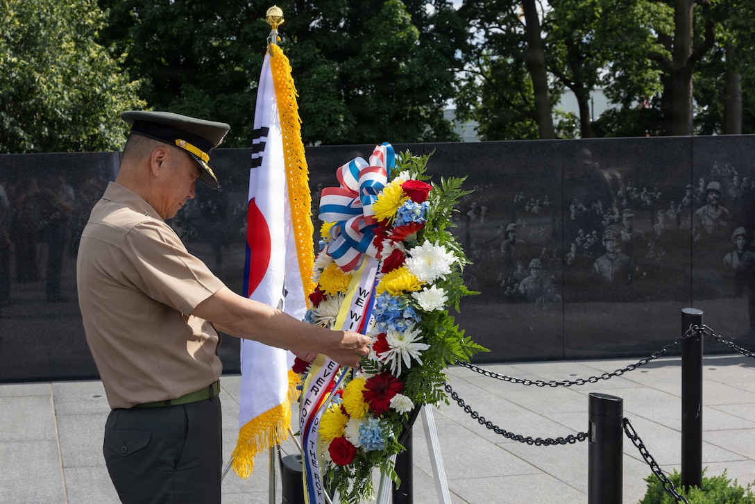 The Commandant of the Republic of Korea Marine Corps, Lt. Gen. Ju Il-seok, observes the wreath at the Korean War Veterans Memorial wreath-laying ceremony in Washington, D.C., June 1, 2026.
