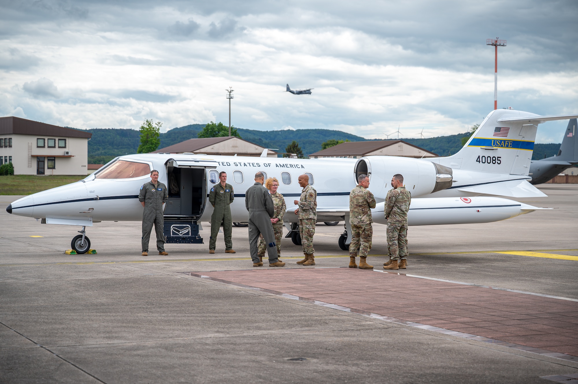 U.S. Air Force Gen. Adrian Spain, commander of Air Combat Command, and Chief Master Sgt. Jeremy Unterseher, ACC command chief, are welcomed to Ramstein Air Base, Germany, May 19, 2026. The stop was part of a broader European theater tour focused on gaining firsthand insight into missions supporting operations and intelligence integration across the European theater. (U.S. Air Force photo by Senior Airman Jared Lovett)