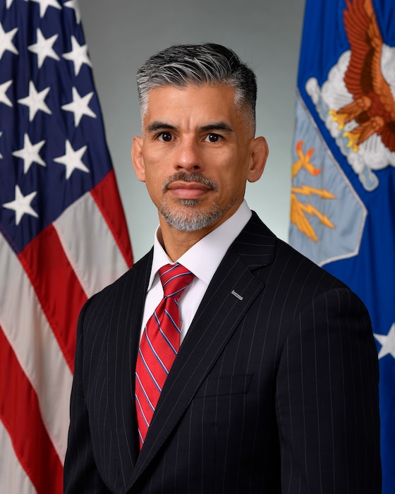 This is the official portrait of Francisco Salguero.