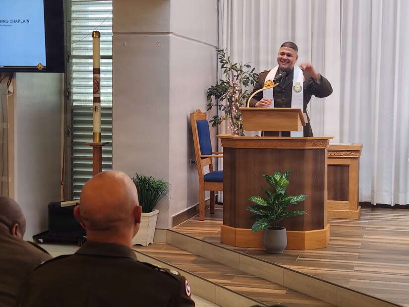 Fort Buchanan strengthens spiritual readiness with change of stole ceremony