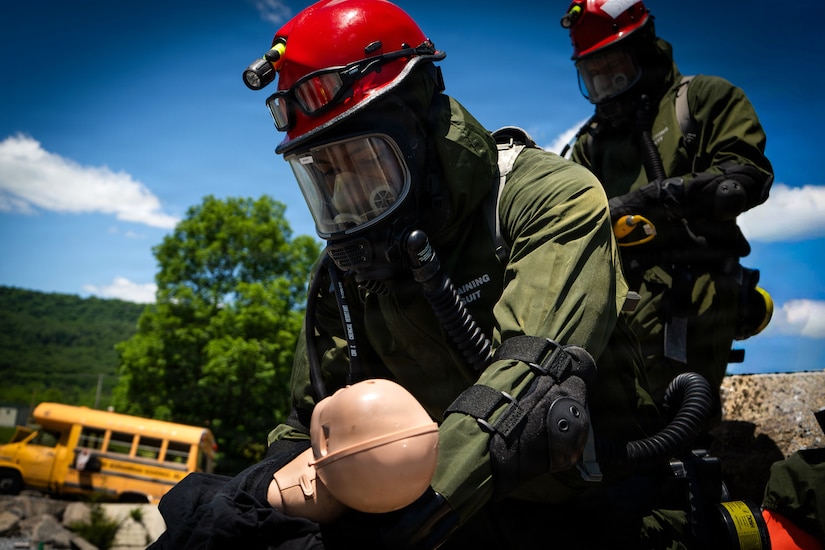 Service members from the New York and New Jersey National Guard Homeland Response Force conduct casualty extraction and hazardous environment response training under the instruction of the West Virginia National Guard during a regional CBRN response exercise. The training focused on lifesaving operations, interagency coordination and rapid response capabilities during large-scale domestic emergencies. (U.S. Army National Guard photo by Sgt. Tristan Murry)