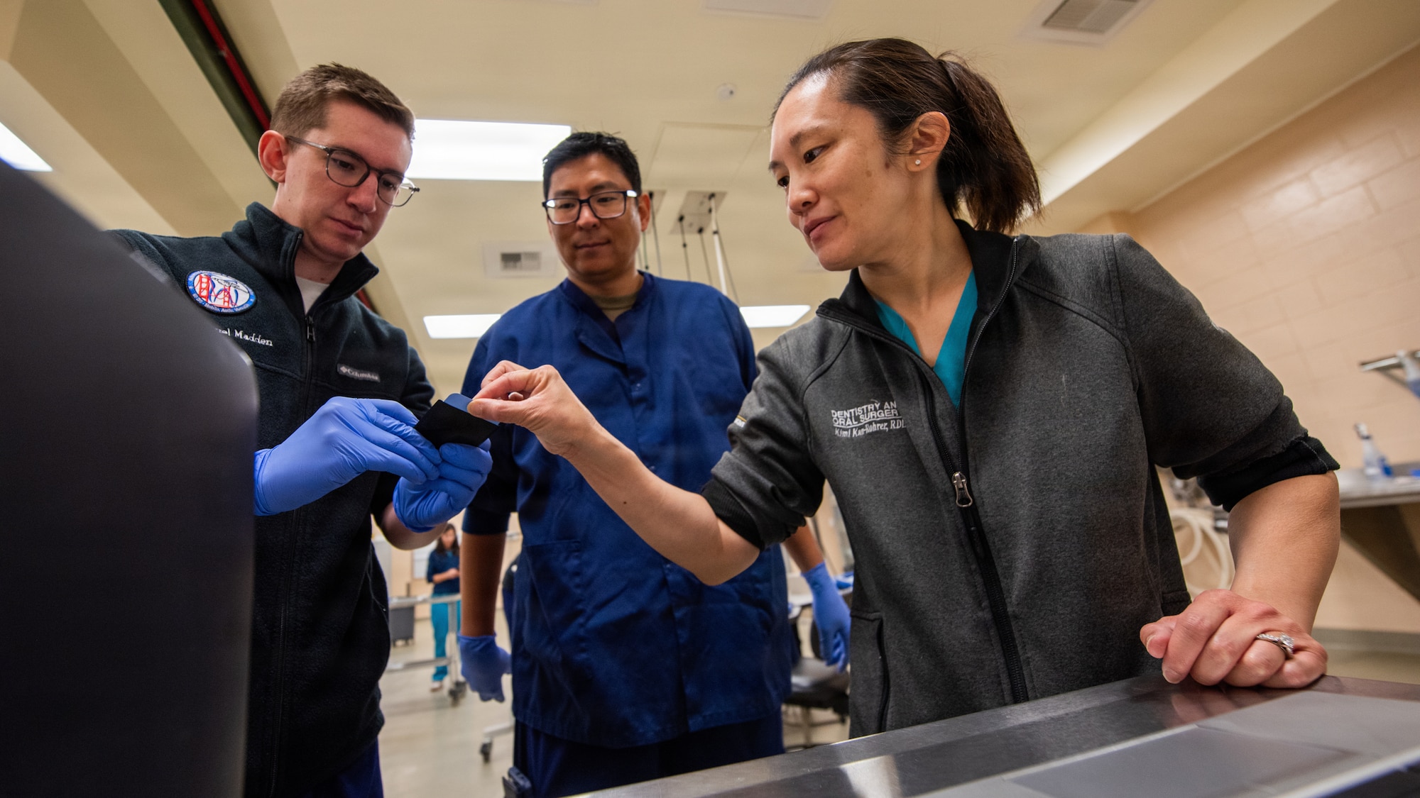 Airmen set up dental x-ray