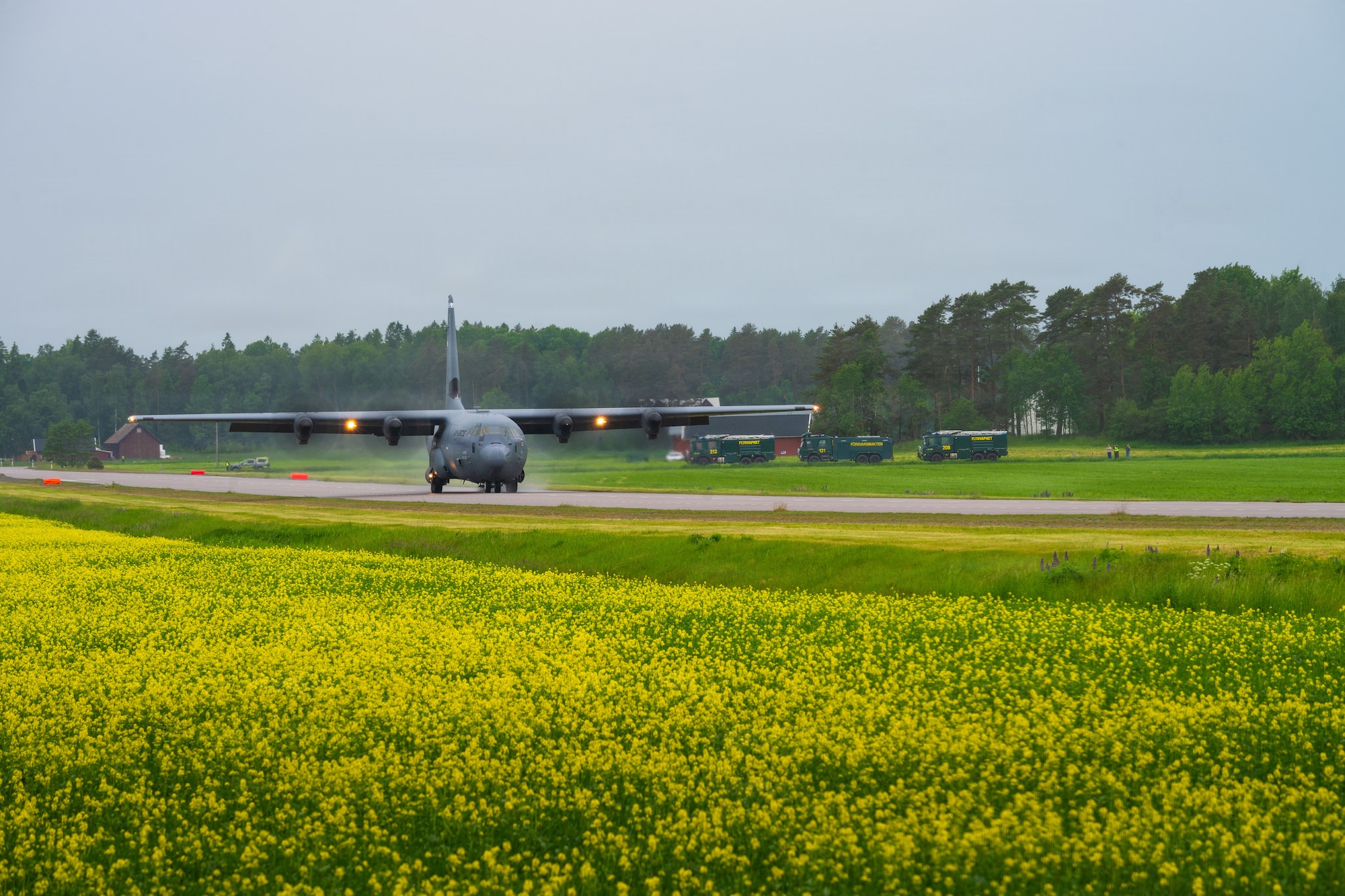 A photo of an aircraft landing