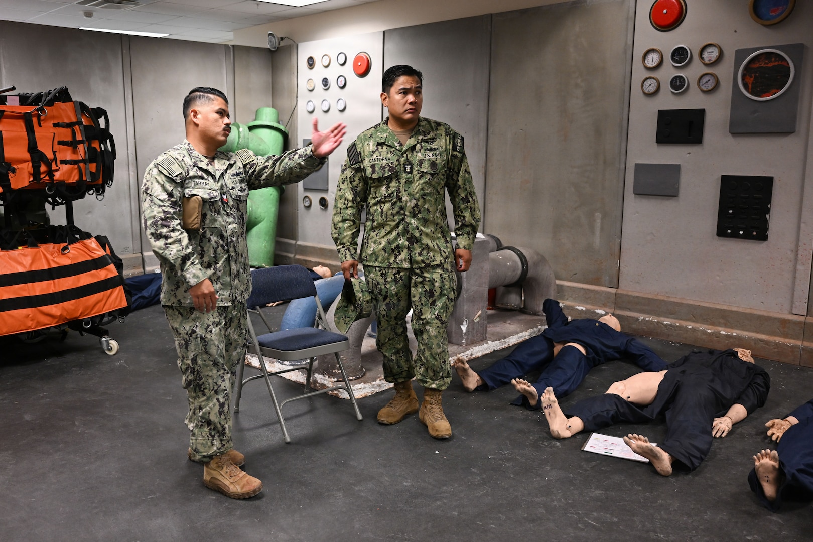 U.S. Navy Hospital Corpsman 1st Class Carlojelo Tarray, an instructor with the hospital corpsman basic program at the Medical Education and Training Campus, speaks to U.S. Navy Bureau of Medicine and Surgery Force Master Chief Jerry Cantorna, director, Hospital Corps, during a visit to Navy Medicine Training Support Command, June 2, 2026. Cantorna’s visit to NMTSC emphasized Navy Medicine’s focus on the health, warfare, and training of Sailors and Marines. (U.S. Navy photo Mass Communication Specialist 1st Class Shayla D. Hamilton)