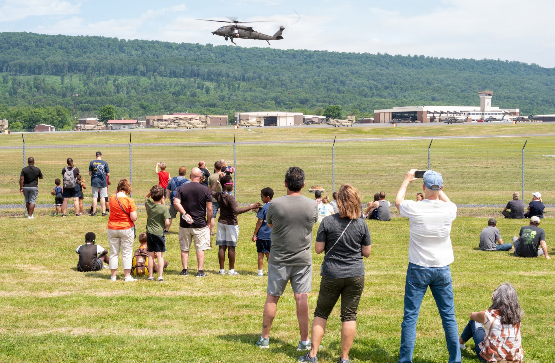 U.S. Soldiers and Airmen with the Pennsylvania National Guard engage with members of the local community during an open house at Fort Indiantown Gap, Pennsylvania, June 6, 2026.
This free event features Miss Pennsylvania, live tactical demonstrations, flyovers, displays of military equipment and vehicles, food trucks, live music and an infantry squad maneuver demonstration from the 2nd Battalion, 112th Infantry Regiment. (U.S. Army National Guard photo by Wayne V. Hall)
