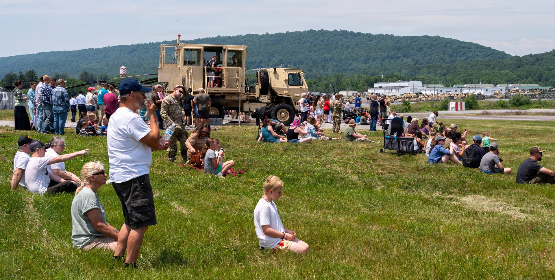 U.S. Soldiers and Airmen with the Pennsylvania National Guard engage with members of the local community during an open house at Fort Indiantown Gap, Pennsylvania, June 6, 2026.
This free event features Miss Pennsylvania, live tactical demonstrations, flyovers, displays of military equipment and vehicles, food trucks, live music and an infantry squad maneuver demonstration from the 2nd Battalion, 112th Infantry Regiment. (U.S. Army National Guard photo by Wayne V. Hall)