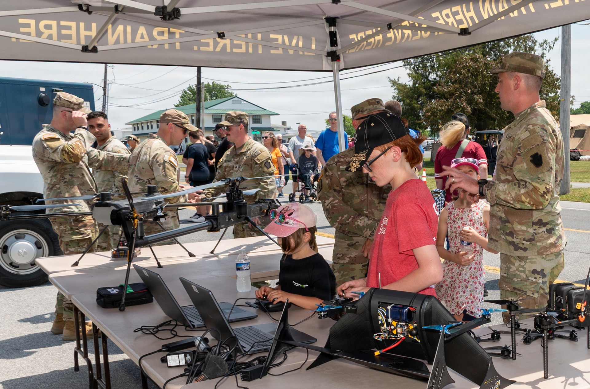 U.S. Soldiers and Airmen with the Pennsylvania National Guard engage with members of the local community during an open house at Fort Indiantown Gap, Pennsylvania, June 6, 2026.
This free event features Miss Pennsylvania, live tactical demonstrations, flyovers, displays of military equipment and vehicles, food trucks, live music and an infantry squad maneuver demonstration from the 2nd Battalion, 112th Infantry Regiment. (U.S. Army National Guard photo by Wayne V. Hall)