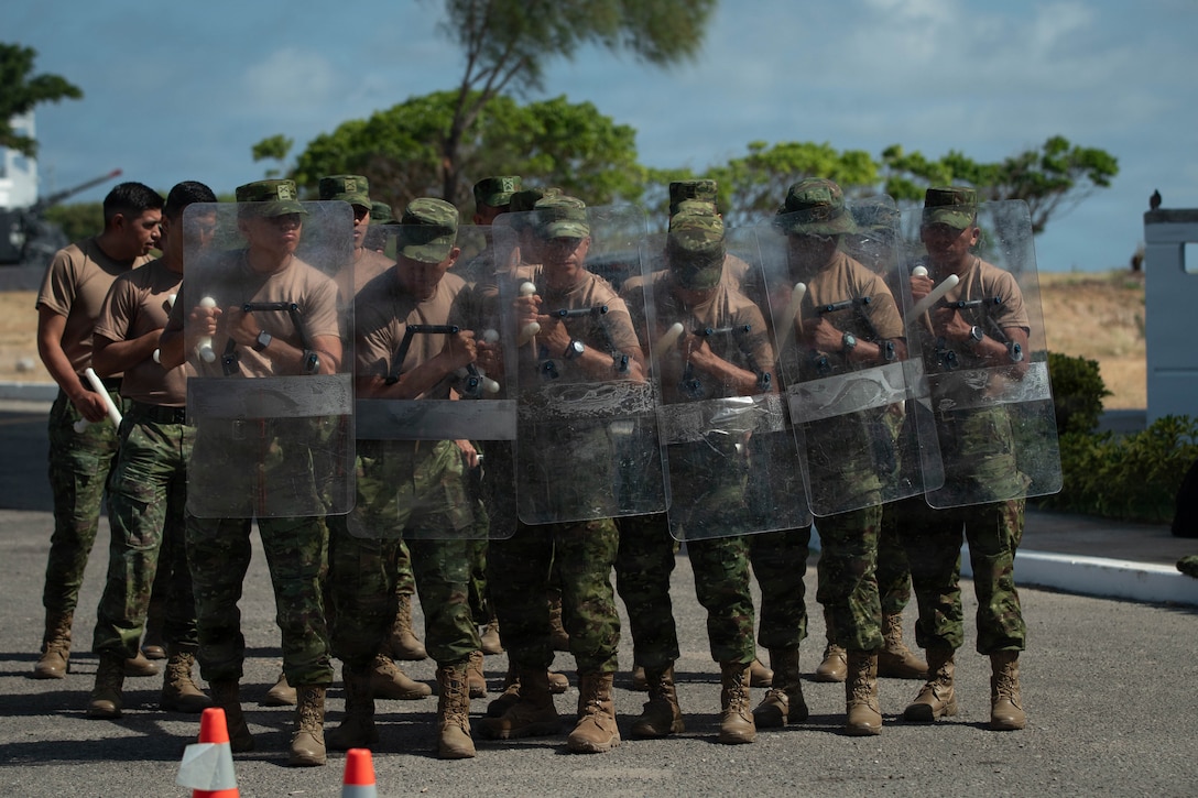 Soldiers of the Ecuadorian Army form a line formation during training as part of Exercise El Gato 2026 in Salinas, Ecuador, May 15, 2026.
