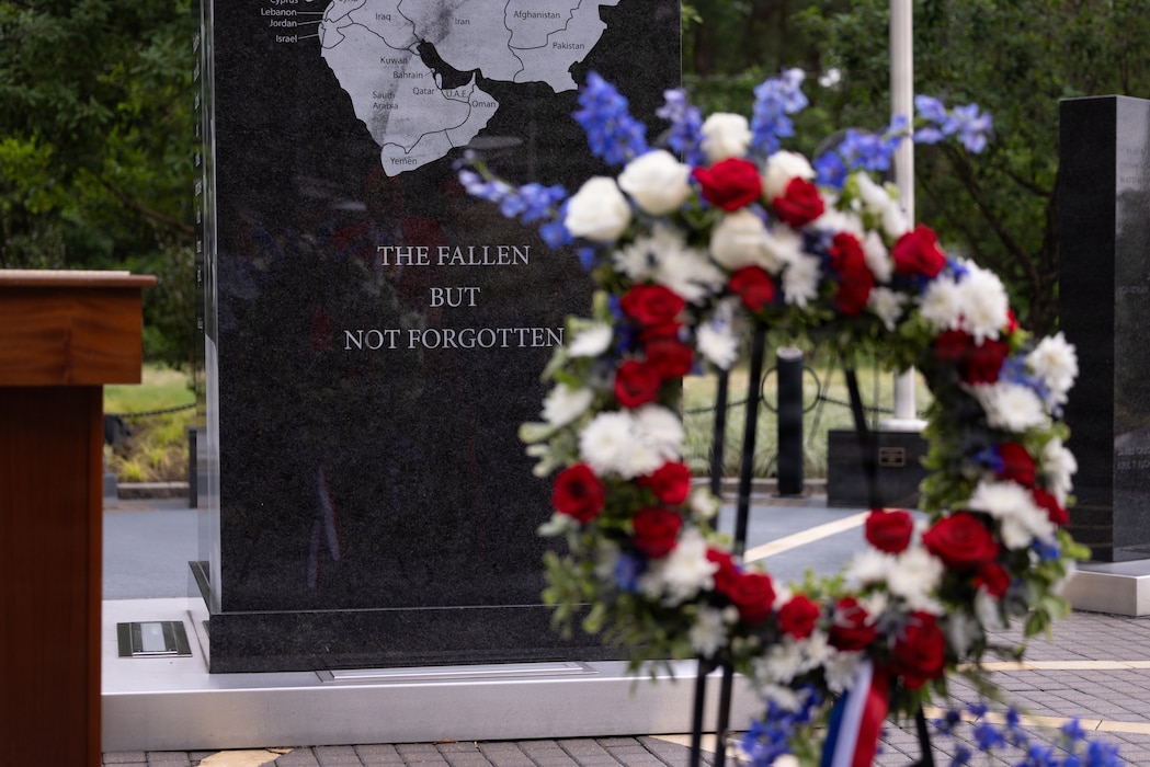 A ceremonial wreath is displayed during a wreath-laying ceremony at Fallen Warriors Memorial in Houston, Texas, April 18, 2026. Held in partnership with Freedom 250, the inaugural Fleet Week Houston commemorates the 250-year legacy of America while showcasing its sea service’s cutting-edge technology and the unwavering dedication of our warfighters. (U.S. Marine Corps photo by Lance Cpl. Michael Robinson)