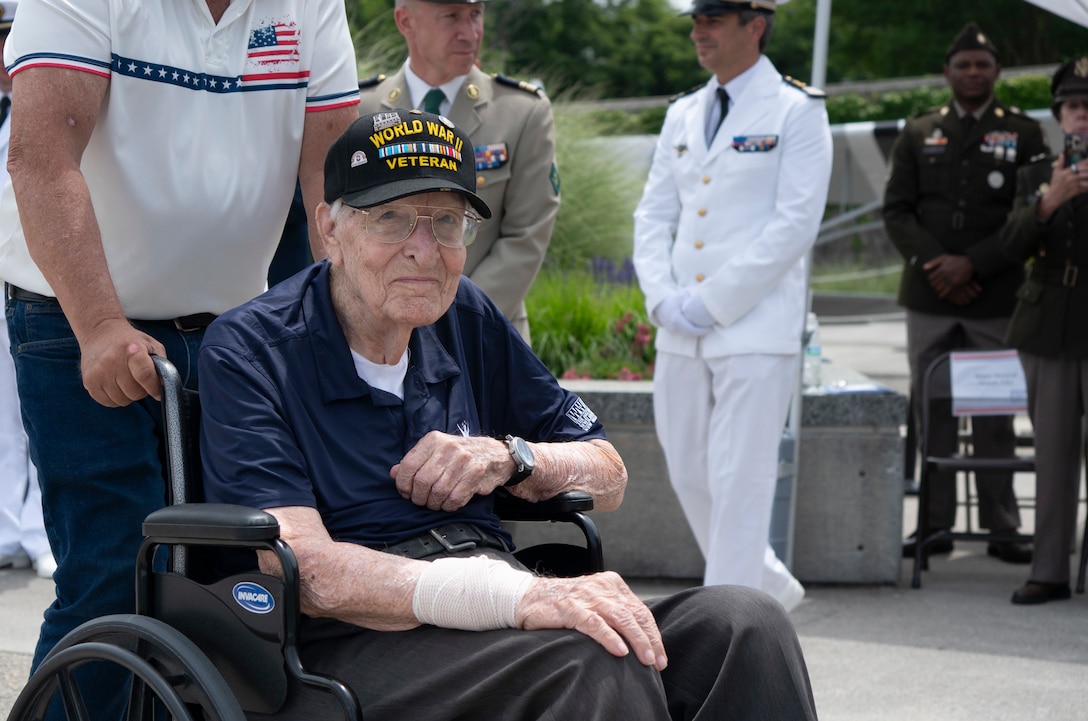 VNG supports D-Day anniversary ceremony in Bedford