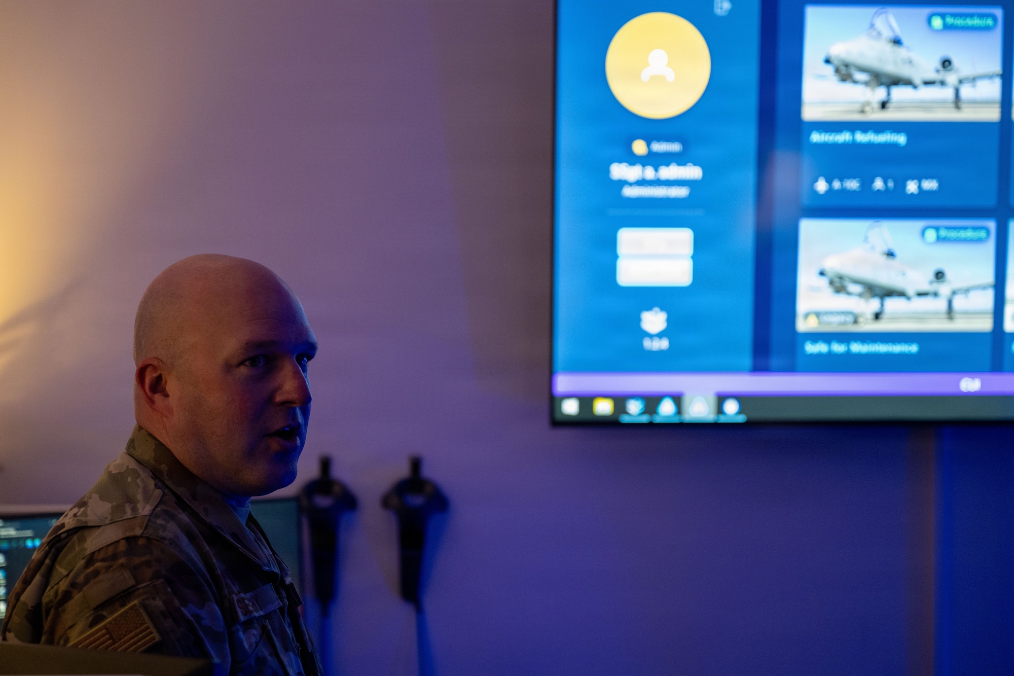 U.S. Air Force Master Sgt. Steven Sevigny, Air National Guard maintenance extended reality program manager assigned to the Air National Guard Readiness Center, briefs 213th Maintenance Squadron Airmen about the new XR Lab.