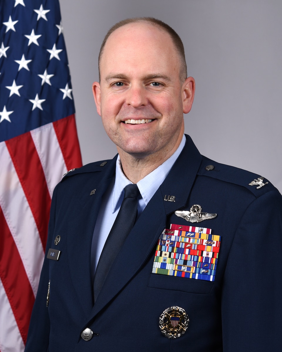 Official Portrait of Colonel Denny R. Davies.