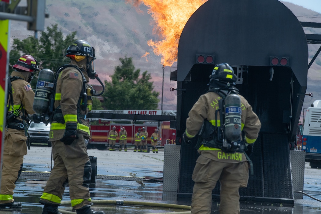 An Airport emergency response drill involving The Salt Lake Airport, Utah National Guard and local fire department responds to the crash of a simulated flight carrying servicemembers on deployment leaving Salt Lake International Airport, May 28, 2026.(U.S. Army National Guard Photo By Staff Sgt. Ariel J. Solomon)