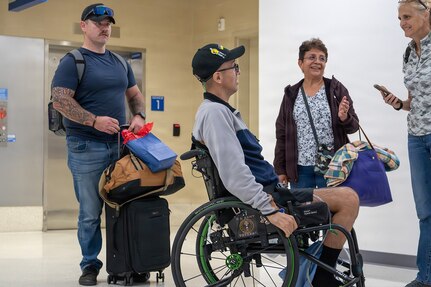 U.S. Army competitors arrive at the airport in preparation for the 2026 Warrior Games in San Antonio International Airport June 8, 2026.