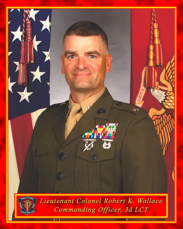 Official command portrait of Lt. Col. Robert Wallace.