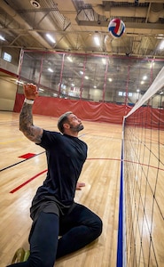 Retired U.S. Army Chief Warrant Officer 3 Jonathan Tallman, Team Army athlete and Ultimate Champion competitor, participates in volleyball practice at Team Army sports training camp ahead of the 2026 Warrior Games in San Antonio, Texas.