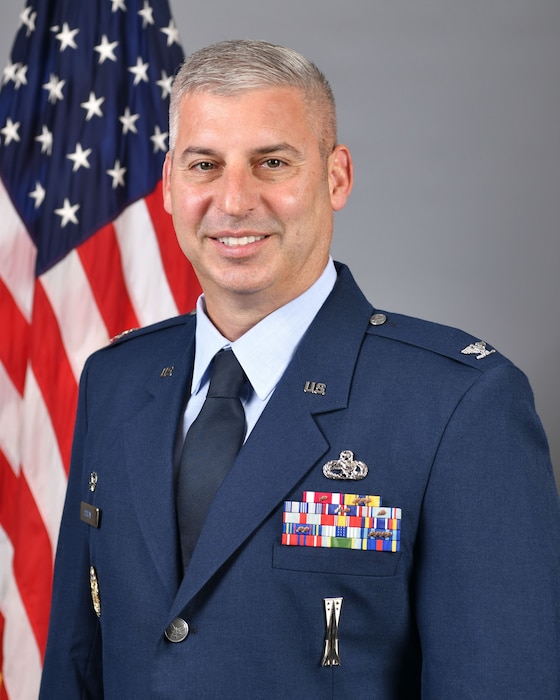 Biography photo for COLONEL THANE A. SISSON