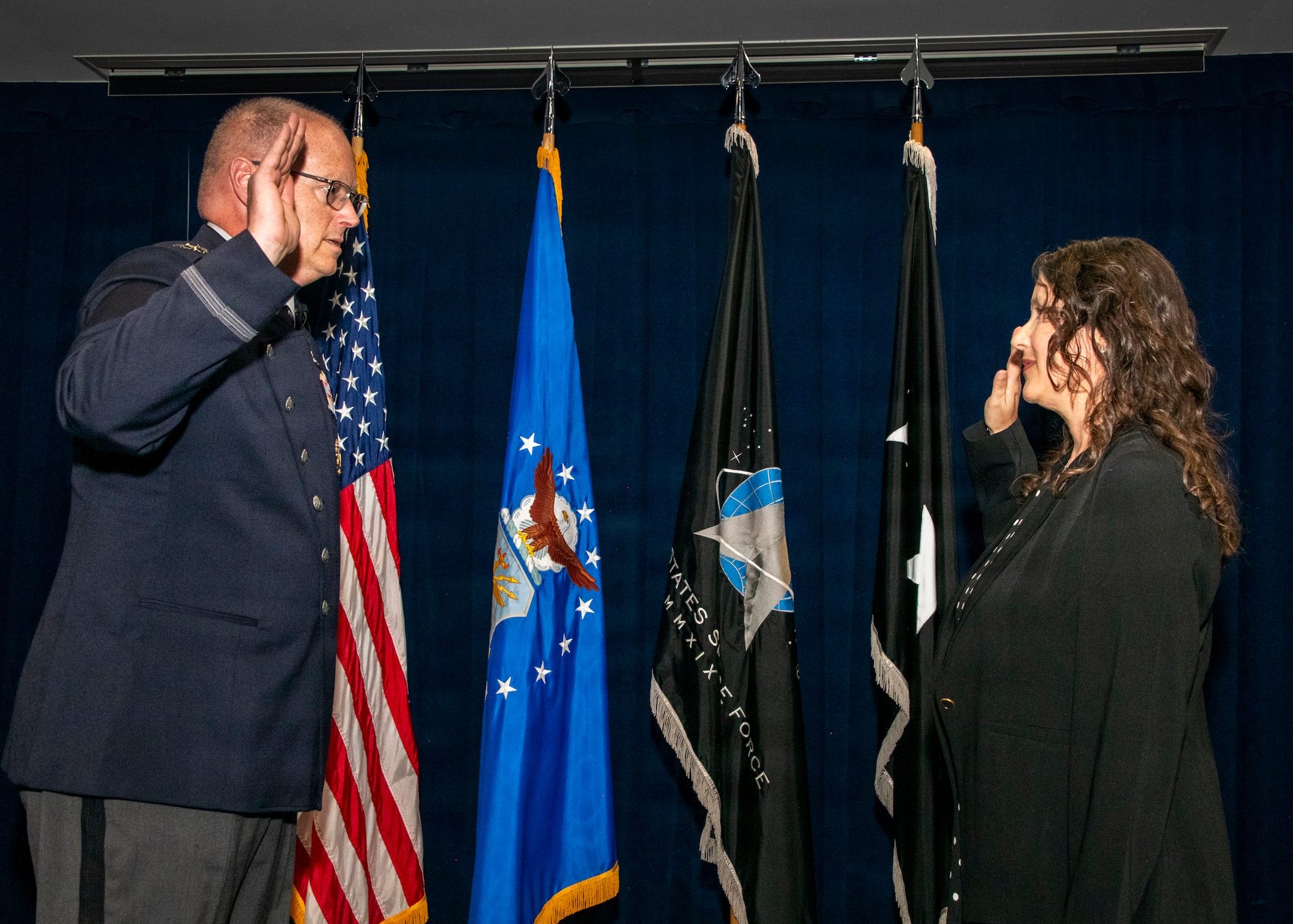U.S. Space Force Lt. Gen. Steven Whitney, director, Force Structure, Resources, and Assessment on the Join Staff at the Pentagon, administers the oath of office to Ms. Shannon Pallone, U.S. Space Force portfolio acquisition executive for Battle Management, Command, Control, Communication, and Space Intelligence. Pallone was promoted to the Defense Intelligence Senior Executive Service, a prestigious rank in civilian service equivalent to that of a general or flag officer, during a May 29, 2026 ceremony at Space Systems Command headquarters at Los Angeles Air Force Base in El Segundo, Calif. (U.S. Space Force Photo: Van Ha)
