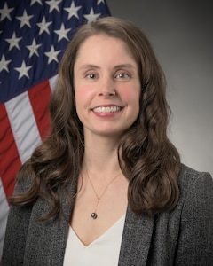 headshot of Laura Schreiber