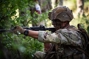 U.S. Army Pfc. Jeremias Ramirez, an infantryman with 1st Infantry Division, III Armored Corps, provides security during the medical trauma evacuation lane at the IIIAC Best Squad Competition on June 3, 2026 at Fort Hood, Texas. The Army Best Squad Competition brings together top-performing Soldiers to compete in a series of demanding events designed to assess tactical competence, leadership, fitness, and squad cohesion. (U.S. Army photo by Sgt. 1st Class Thomas Calvert)