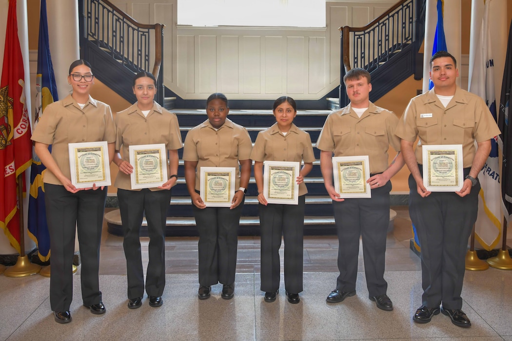 PORTSMOUTH, Va. (June 12, 2026) Corpsmen graduate from the Hospital Corpsman Residency Program (HMRP) at Naval Medical Center Portsmouth, June 12, 2026. NMRTC Portsmouth is the premier readiness and training platform that provides superior medical training for military medical service members at NMCP, the U.S. military’s oldest, continuously operating military hospital since 1830. (U.S. Navy photo by Mass Communication Specialist 1st Class Michael Botts)