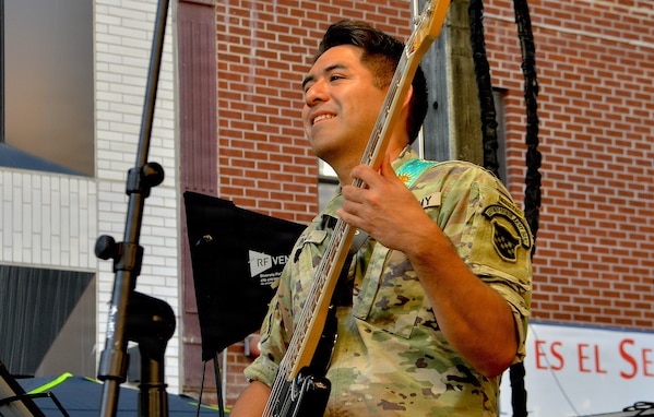 Army Reserve Soldiers Connect with community in East Harlem