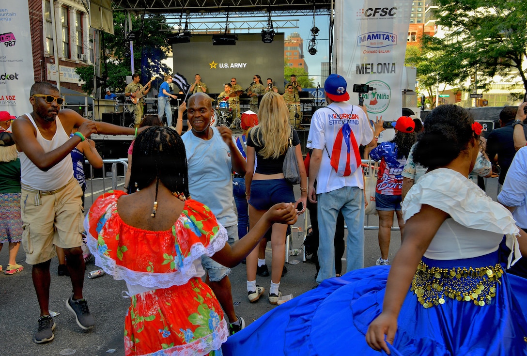 Army Reserve Soldiers Connect with community in East Harlem