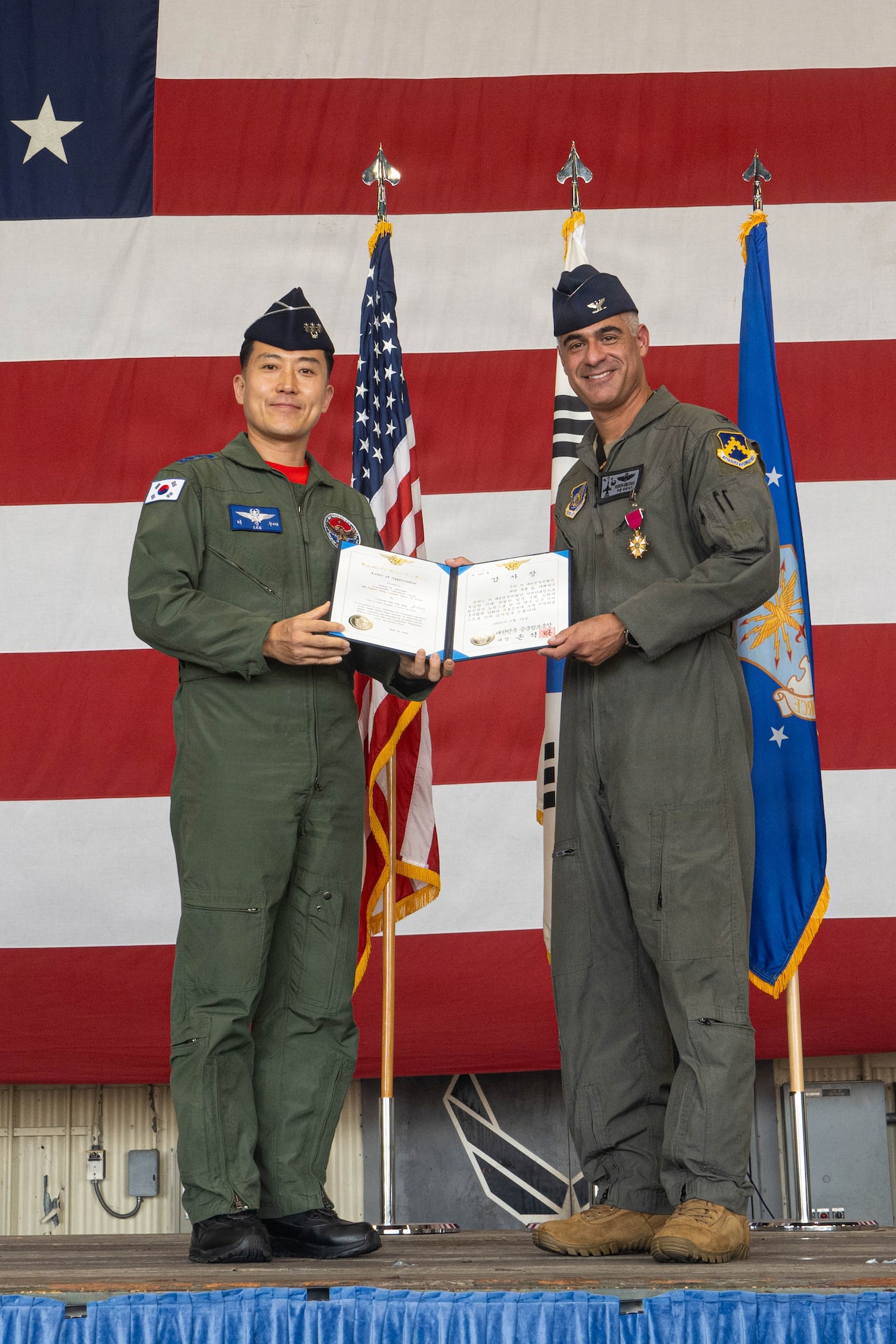 8th Operations Group changes command