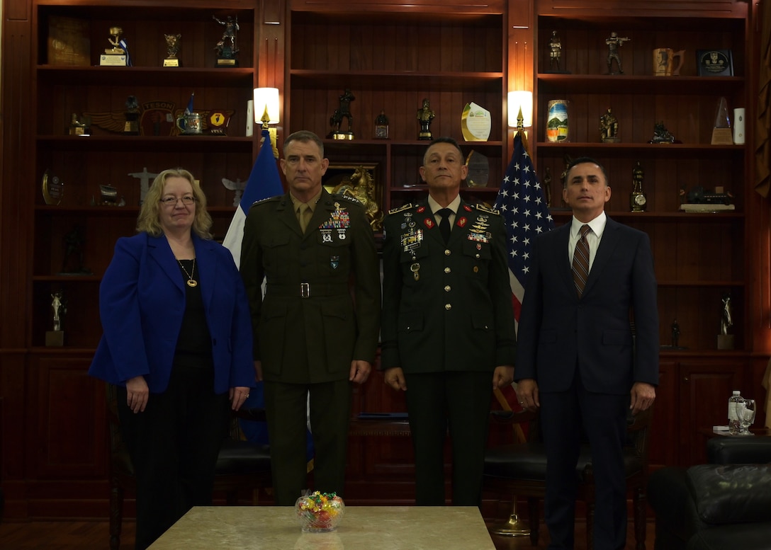 U.S. Marine Corps Gen. Francis L. Donovan, center left, poses for a photo with Honduran Defense Minister Enrique Rodríguez Burchard, far right, Chief of Defense Brig. Gen. Héctor Benjamín Valerio Ardón, center right, and U.S. Ambassador Laura F. Dogu, far left.