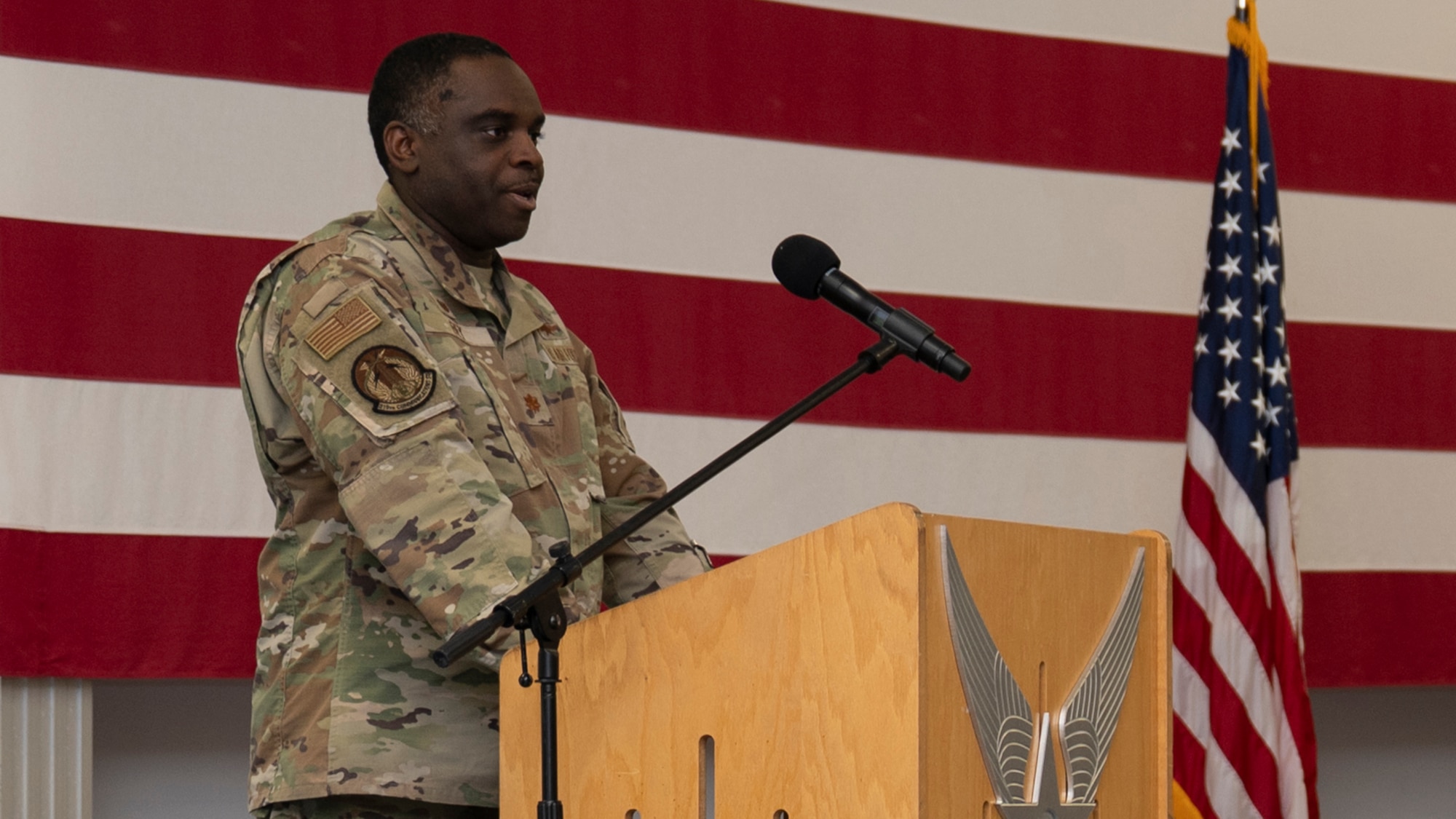 Incoming commander addresses crowd
