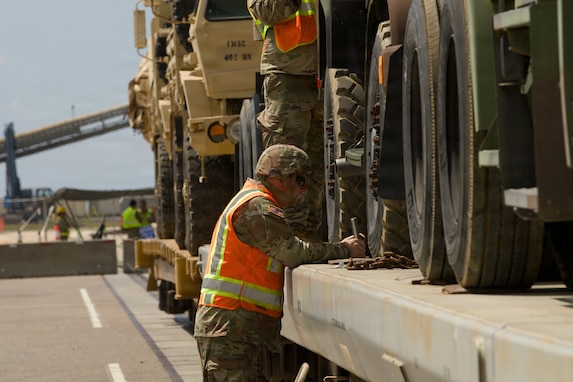 Army Reserve sustainment Soldiers execute real-world rail operations during Operation Sentinel Justice