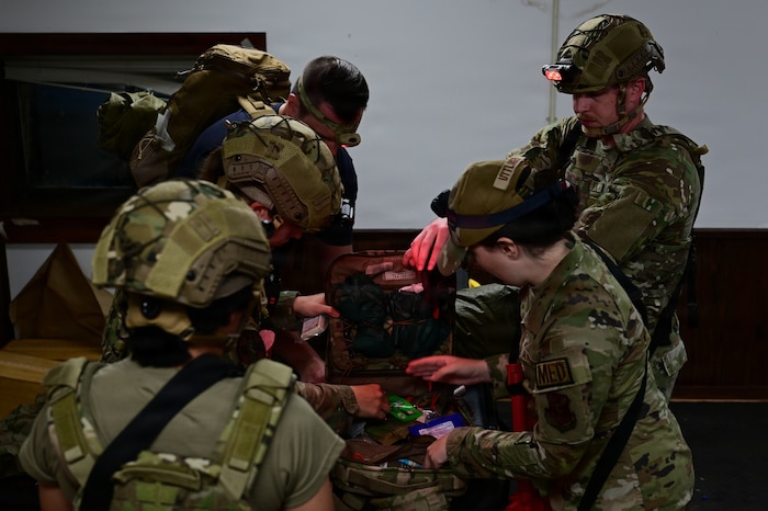Image of Airmen training in a group.