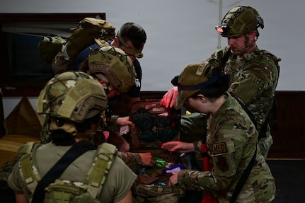 Image of Airmen training in a group.