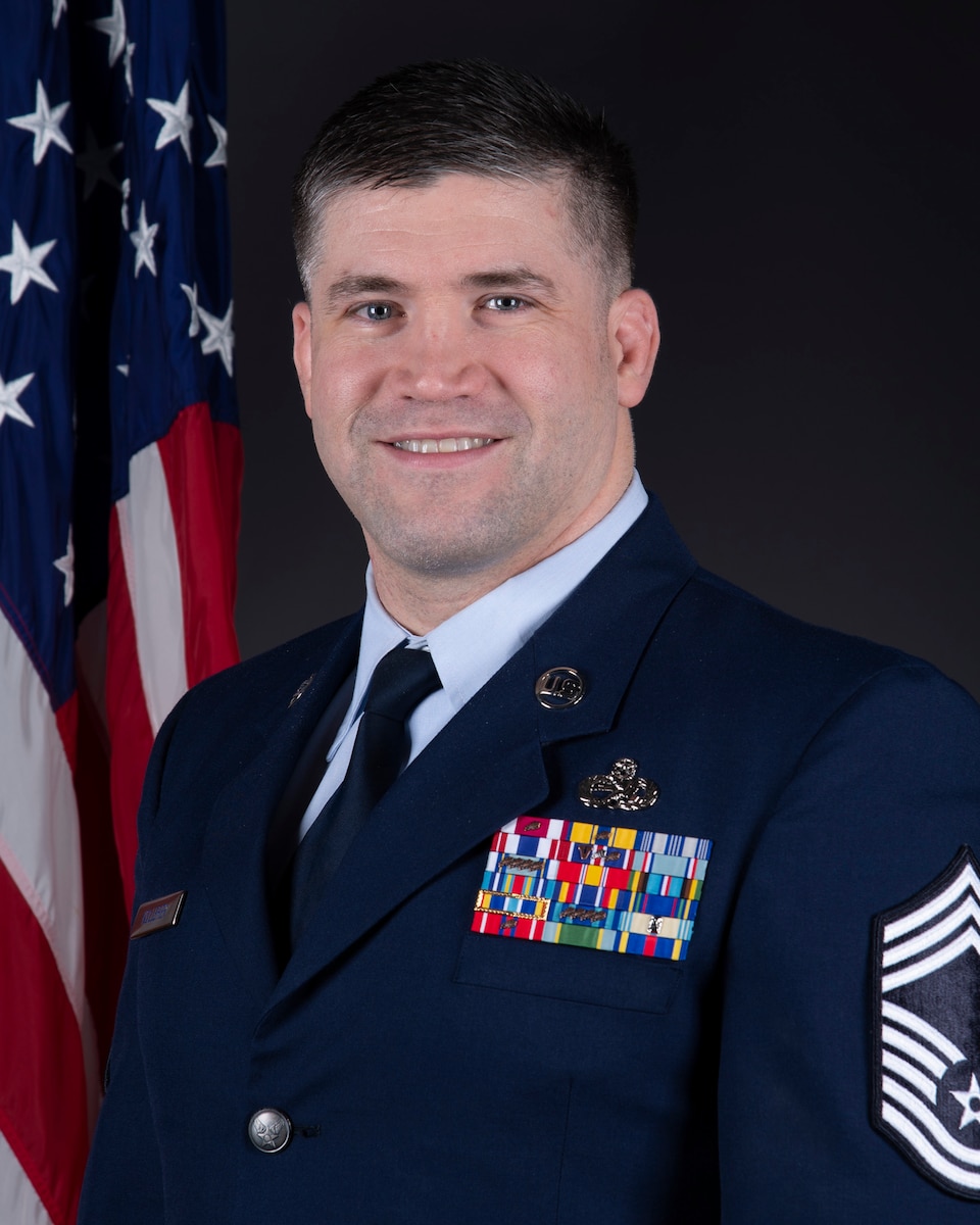 Air Force chief poses for photo