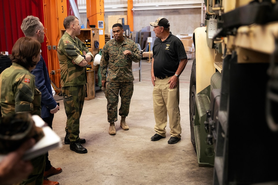 Norwegian Logistics Chief Visits Blount Island to Reinforce Arctic Prepositioning Partnership