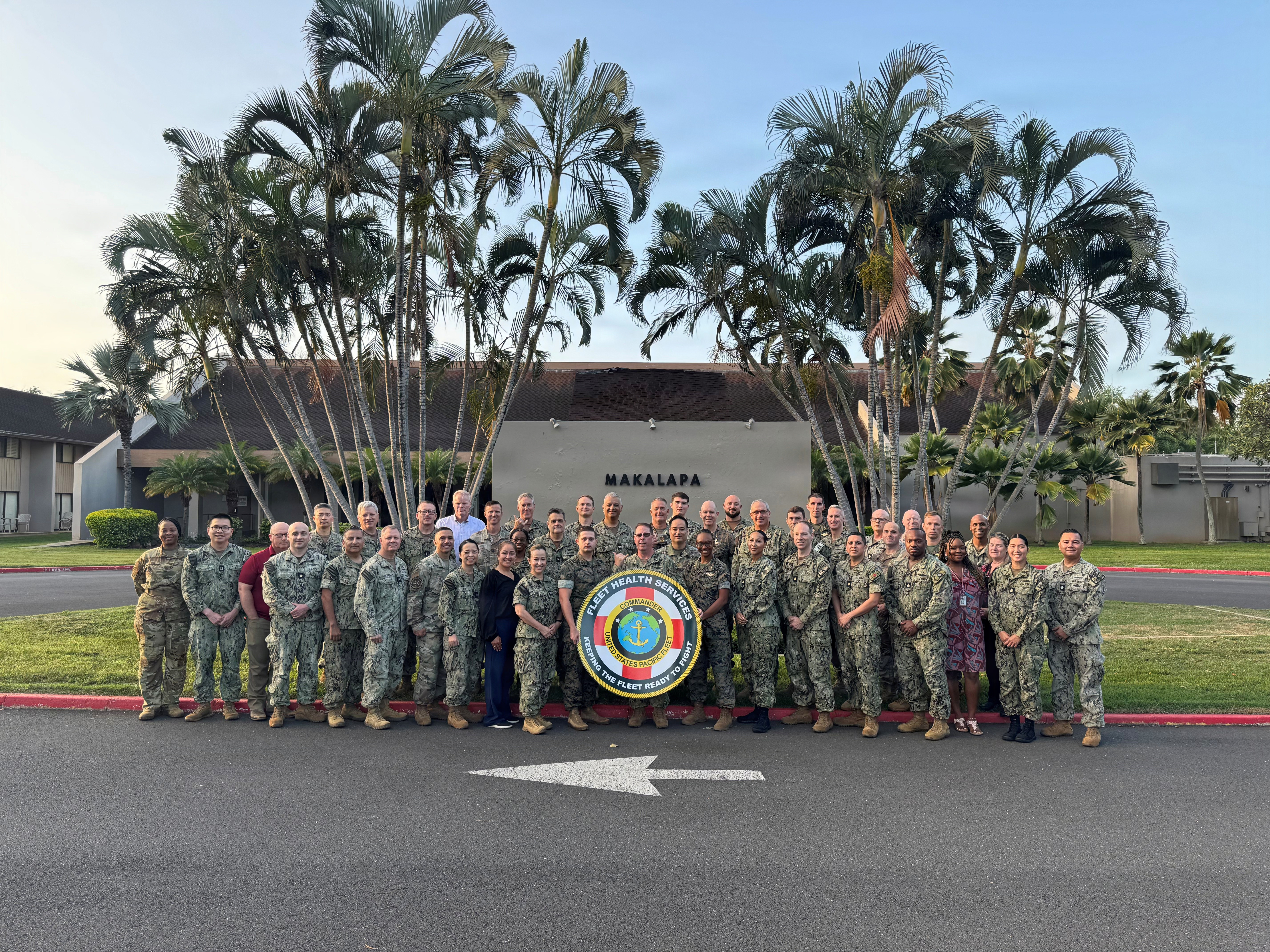 個人装備 U.S. Naval Investigative Service Navy Medicine CRTS teams prepare aboard USS Tripoli > Navy