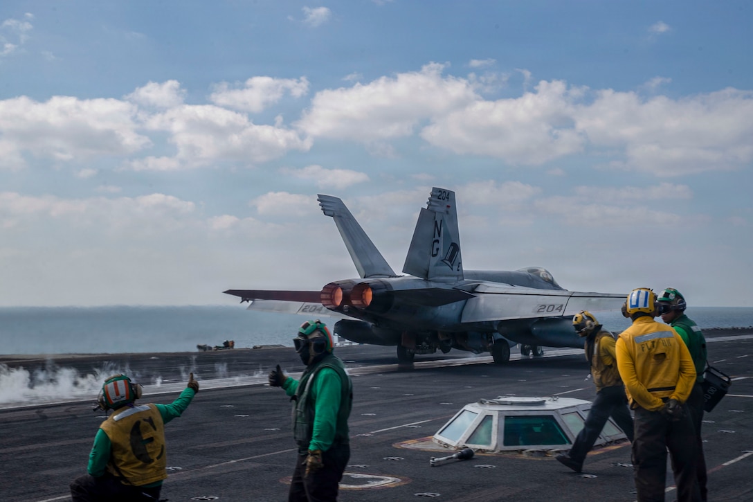 An F/A-18E Super Hornet, attached to Strike Fighter Squadron (VFA) 41, launches from the flight deck of Nimitz-class aircraft carrier USS Abraham Lincoln (CVN 72) in support of Operation Epic Fury, March 3, 2026. (U.S. Navy photo)