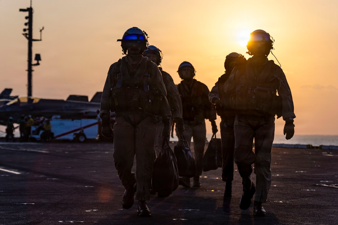 U.S. Sailors return from flight operations on the flight deck of Nimitz-class aircraft carrier USS Abraham Lincoln (CVN 72) in support of Operation Epic Fury, March 4, 2026. (U.S. Navy photo)