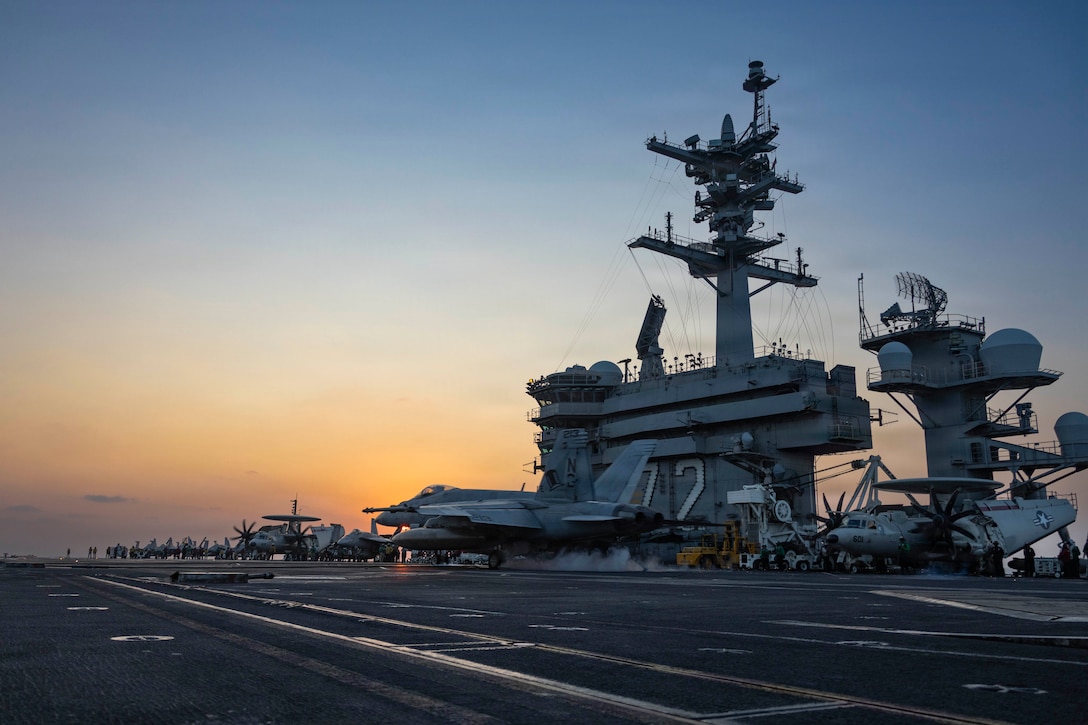 An F/A-18E Super Hornet, attached to Strike Fighter Squadron (VFA) 14, makes an arrested landing on the flight deck of Nimitz-class aircraft carrier USS Abraham Lincoln (CVN 72) in support of Operation Epic Fury, March. 4, 2026. (U.S. Navy photo)