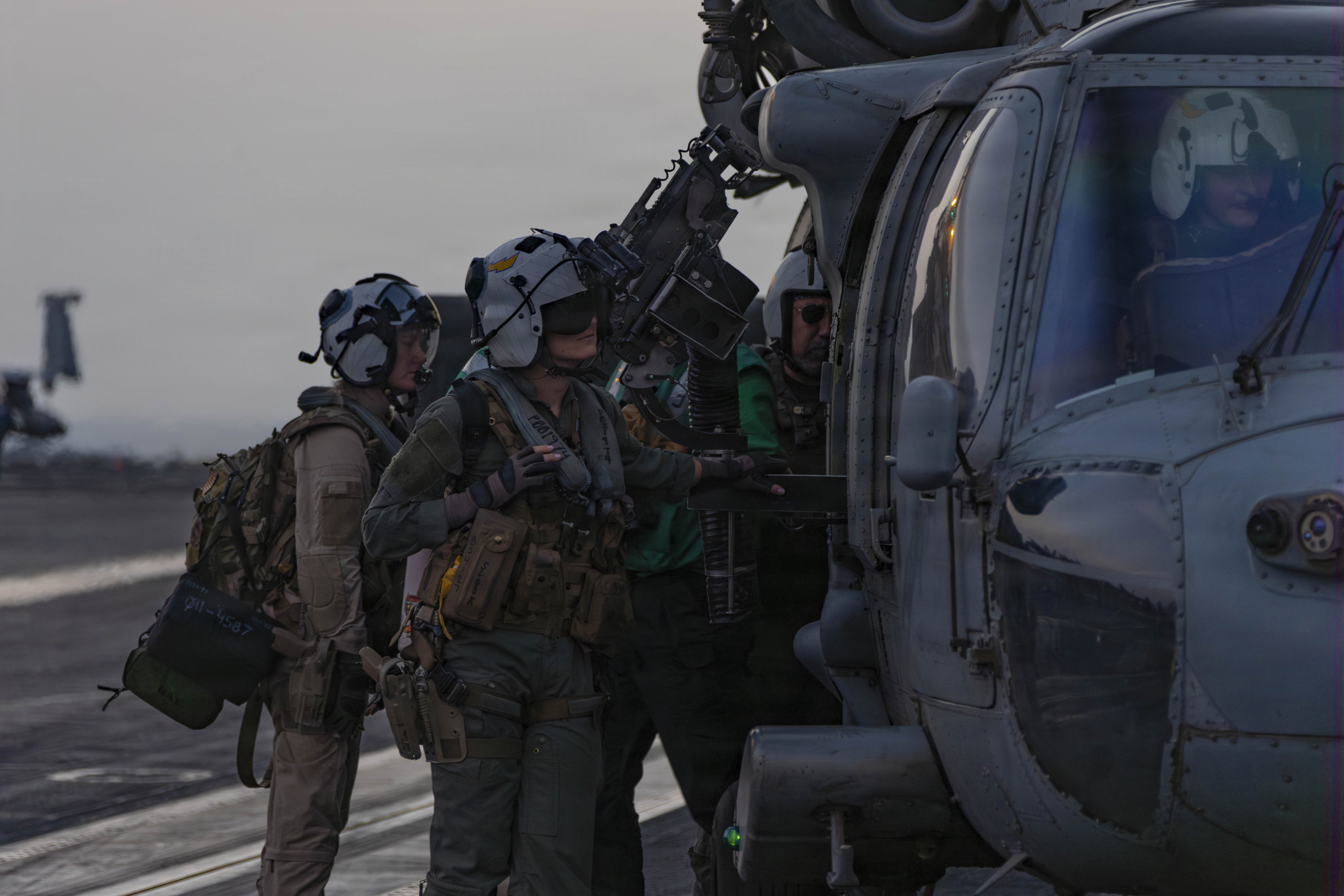 MH-60S Sea Hawk helicopter, Multi-mission maritime helicopter, Aircraft & UAVs - view 3
