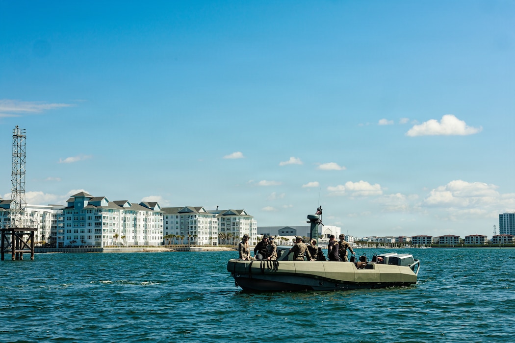 4th AABn Marines Conduct Littoral Craft Training