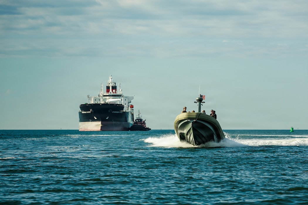 4th AABn Marines Conduct Littoral Craft Training