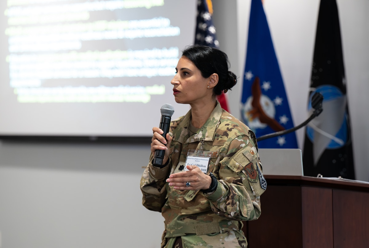 Image of a Guardian talking to a crowd.