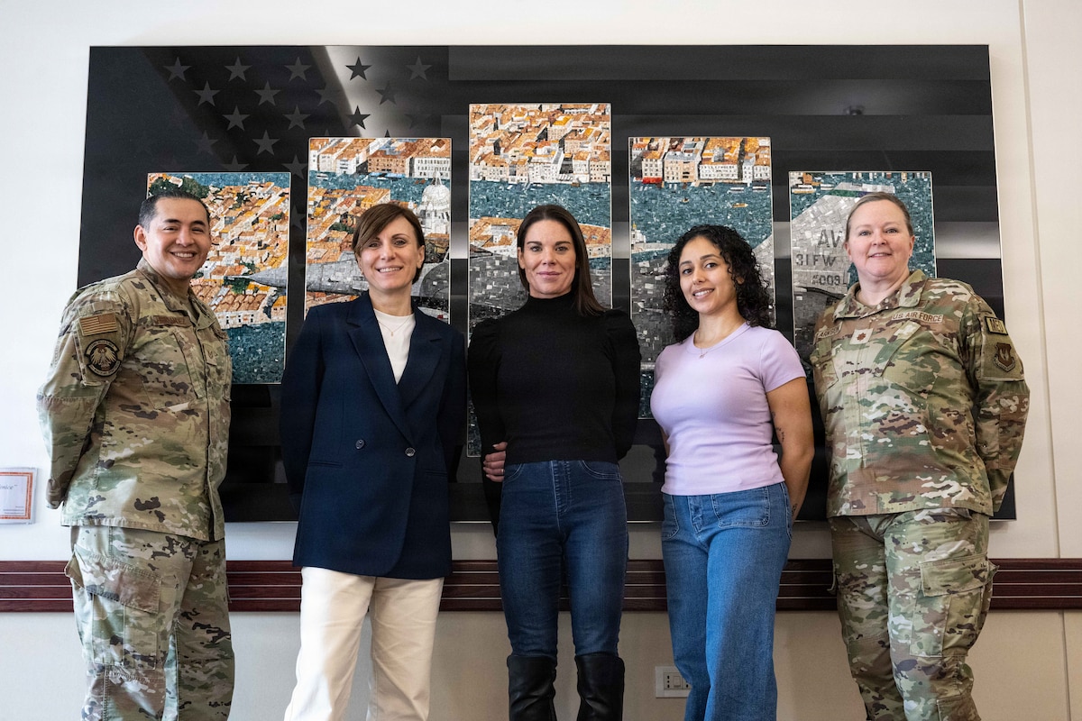 Airmen take a group photo