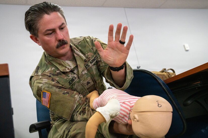Army Reserve Soldiers revalidate combat medic skills in ad hoc course
