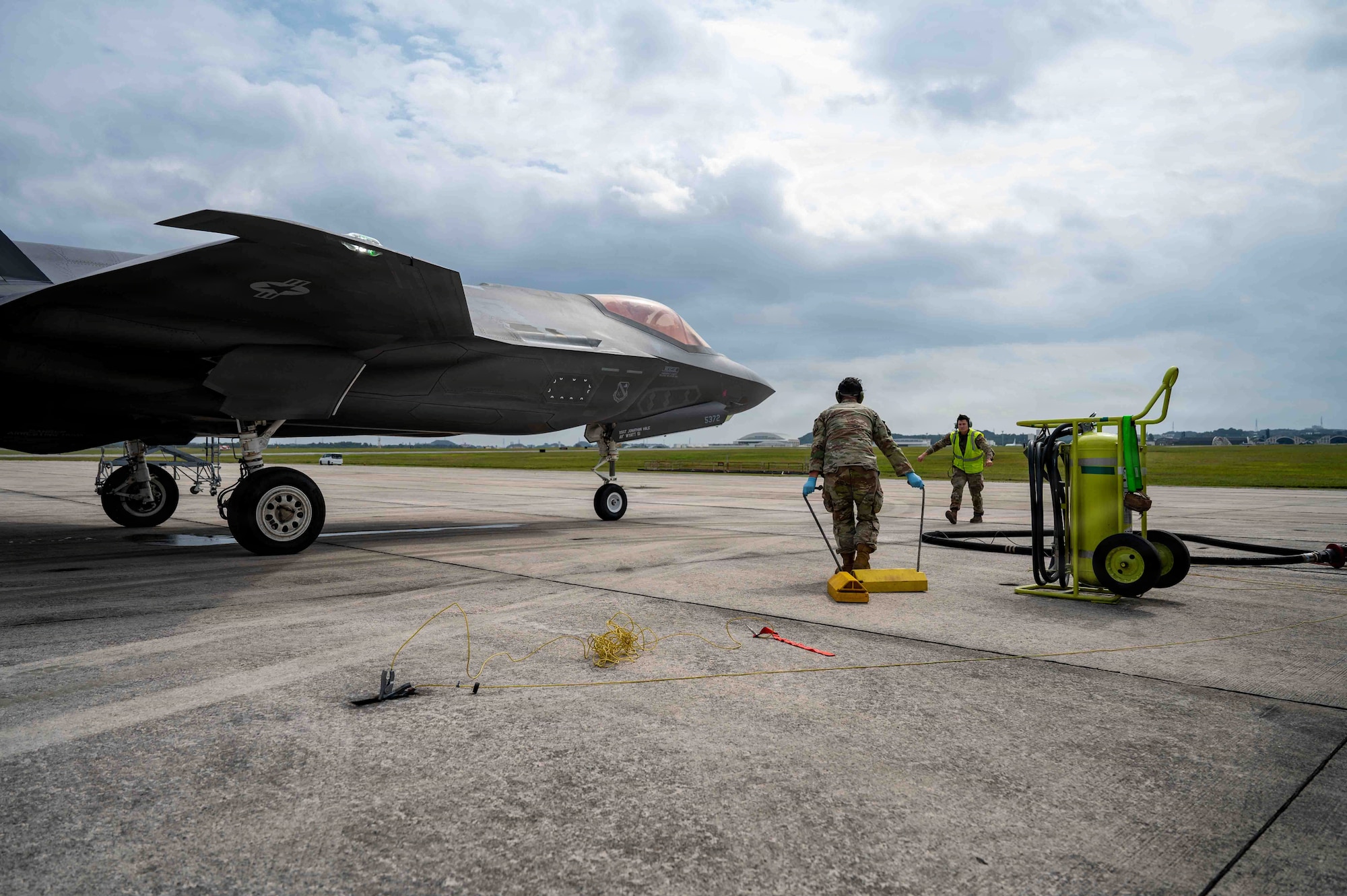 Airman prepares aircaft