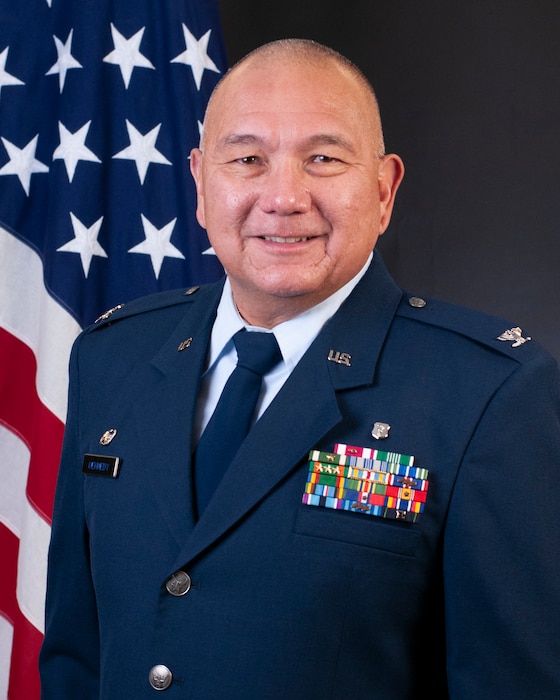An official portrait of an Air Force Colonel