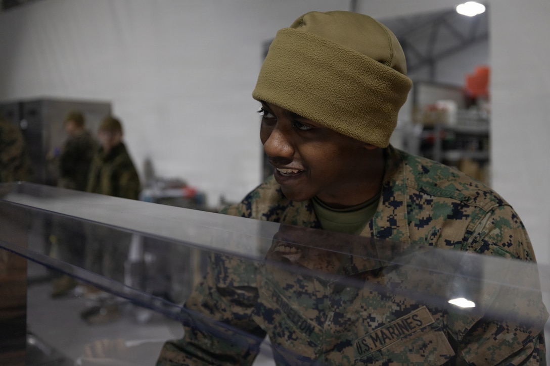 CORE 26 | Norwegians, U.S. Marines Set Up Entry Control Points during Arctic Exercise