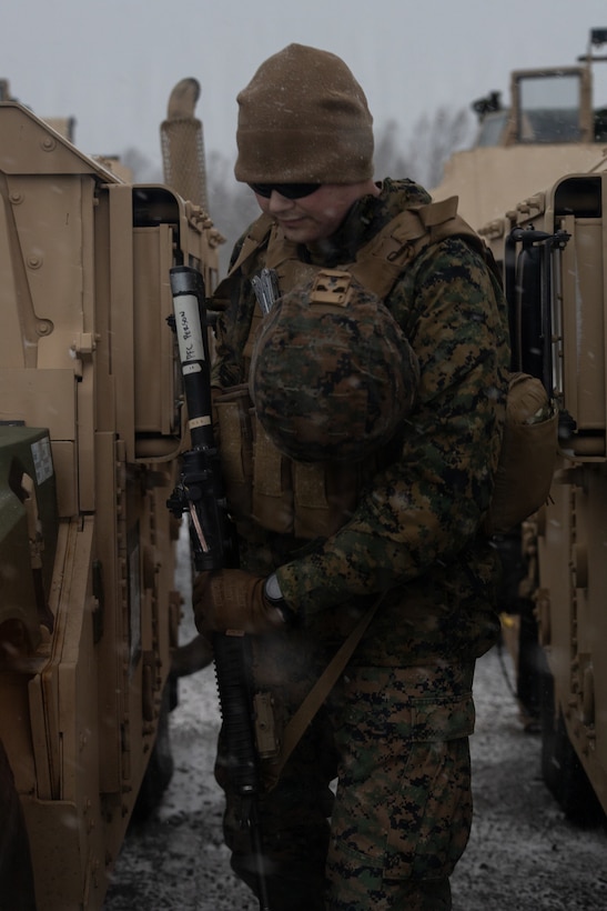 CORE 26 | U.S. Marines Conduct Vital Maintenance during Arctic Exercise